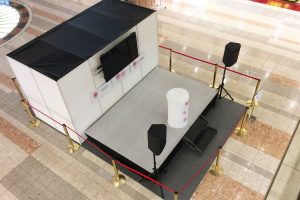ステージ　スピーカー　液晶モニター　イベントスペースの設営　東京